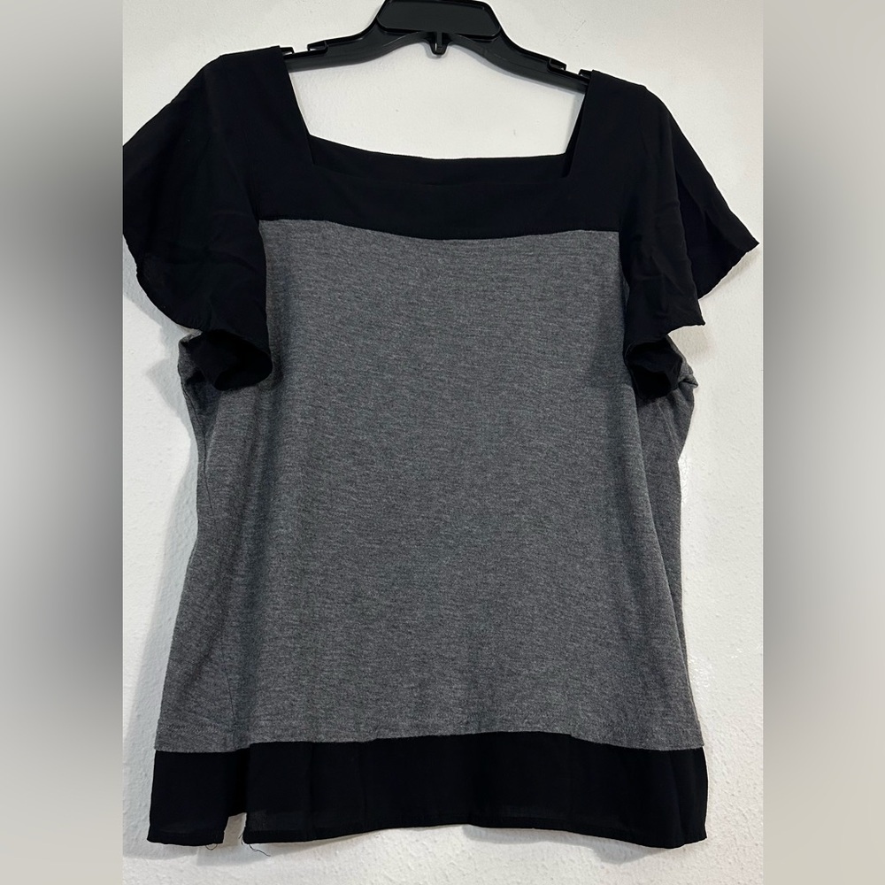 Vince Camuto Boxy Gray and Black Cap Sleeve Blouse Size L - Picture 3 of 11